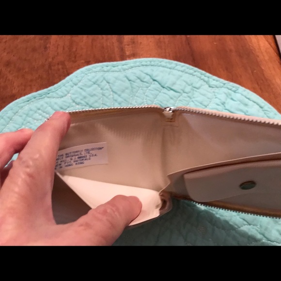 Snoopy Butterfly Collection Wallet - Picture 8 of 8